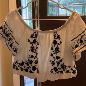 Woman’s top, middy, off the shoulder- AE-Sz M